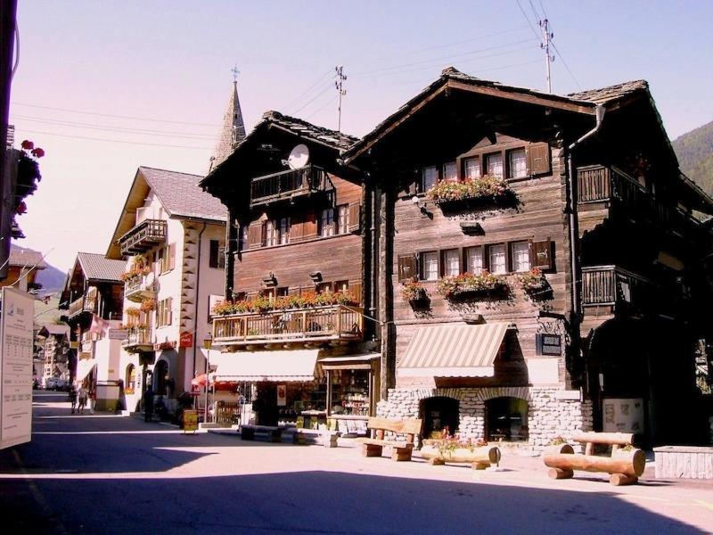 Pension D'Эволен Экстерьер фото